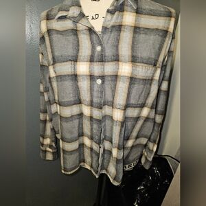Old Navy Womans Plaid Button Up Long Sleeve Shirt